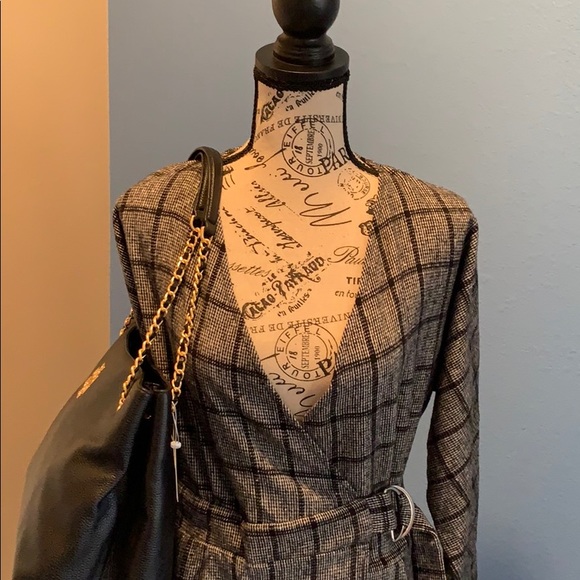 Dress - Picture 3 of 7